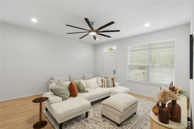 226 Richards St in College Station, TX - Foto de edificio - Building Photo