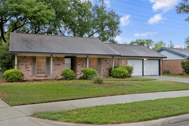 property at 1607 Buescher Dr