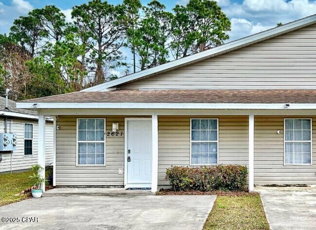 2621 Lagoon Knoll Dr in Panama City, FL - Building Photo - Building Photo