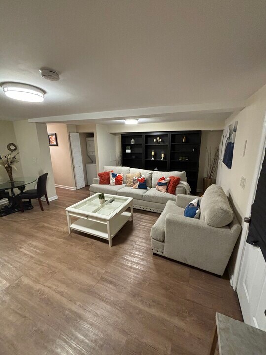 2408 N Capitol St NW, Unit Basement in Washington, DC - Foto de edificio