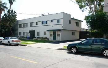 Grismer Cove in Burbank, CA - Building Photo - Building Photo