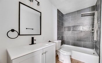 324 N Lakeview Dr in Lacy Lakeview, TX - Building Photo - Building Photo