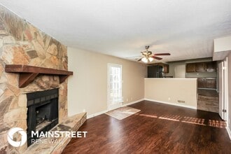 284 Independence Dr in Jonesboro, GA - Foto de edificio - Building Photo