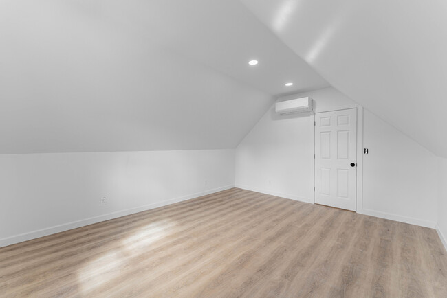 2513 S Claremont Ave, Unit 2513 S Claremont in Chicago, IL - Foto de edificio - Building Photo