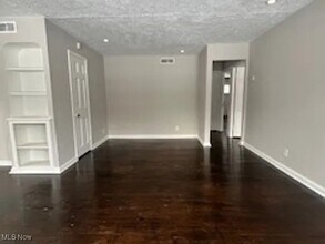 2315 Greenvale Rd in Cleveland, OH - Building Photo - Building Photo