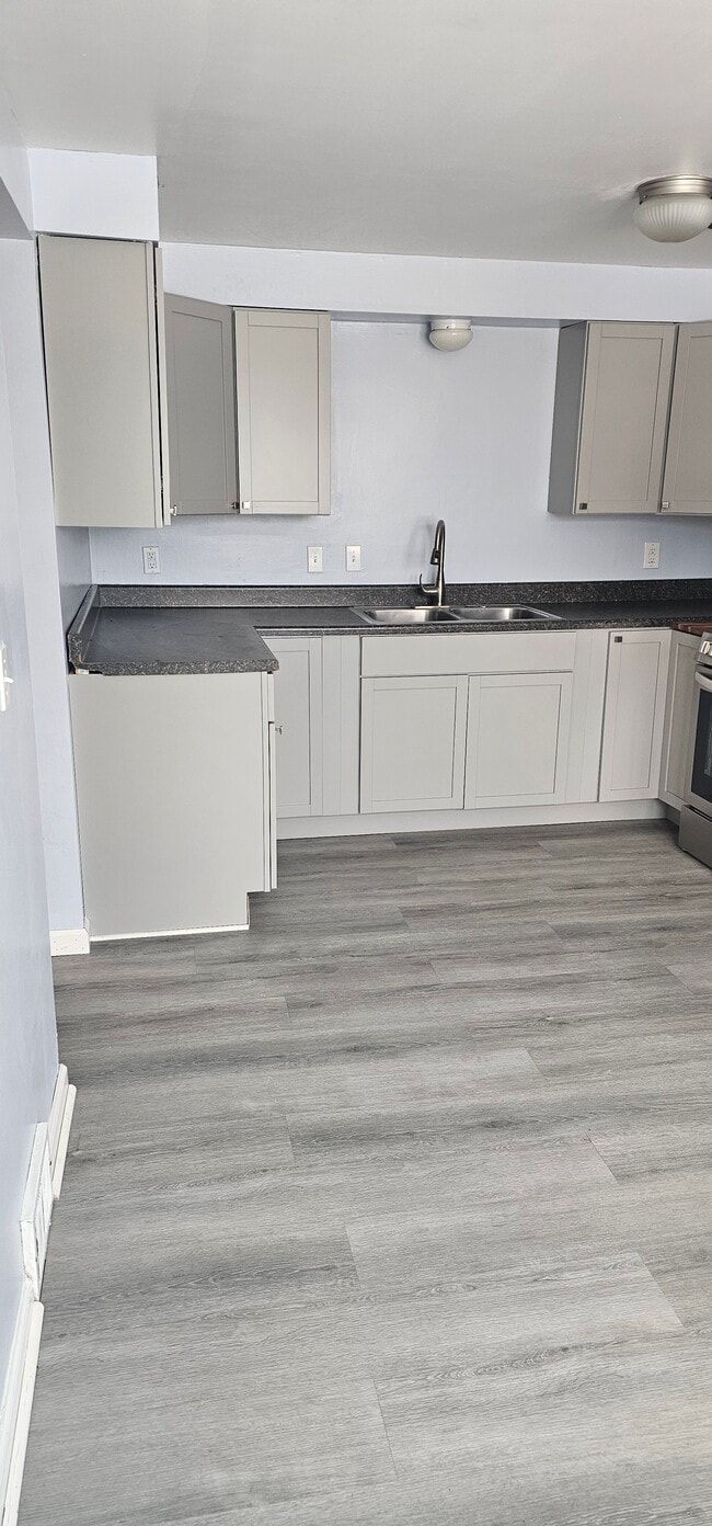 312 S Main St, Unit Apt #2