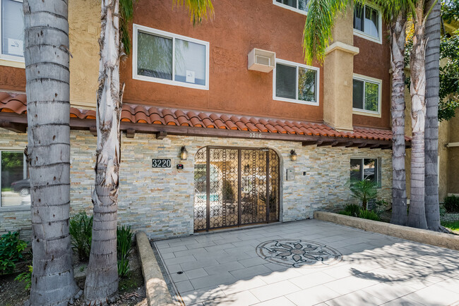 property at 3220 Altura Ave
