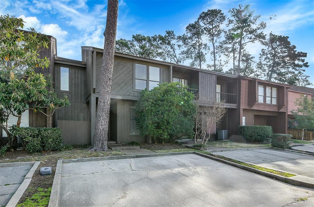 3242 Poe Dr in Montgomery, TX - Building Photo