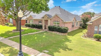 10809 River Oaks Dr in Frisco, TX - Building Photo