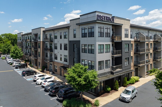 District at Seven Springs in Brentwood, TN - Foto de edificio - Building Photo