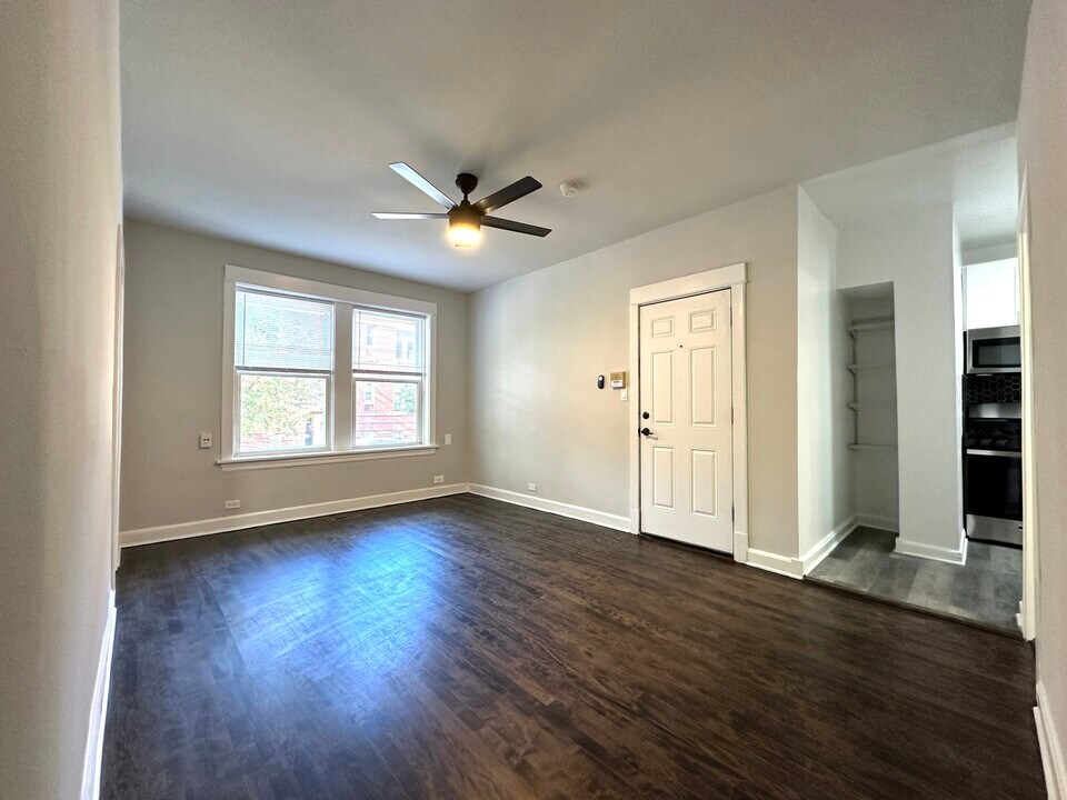 2605 N Spaulding Ave in Chicago, IL - Building Photo