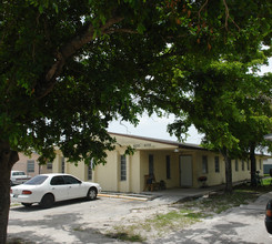 6030-6032 Buchanan St in Hollywood, FL - Building Photo - Building Photo