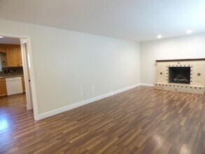 9961 Blossom Dr in Sandy, UT - Building Photo - Building Photo