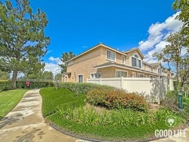 902 S Ogden Ct in Anaheim, CA - Building Photo
