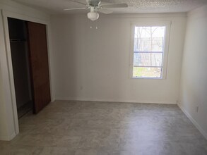 1017 June Terrace in Daytona Beach, FL - Foto de edificio - Building Photo