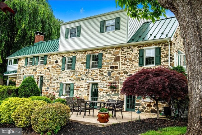 property at 607 E Wheel Rd