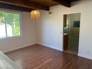 595 Racquet Club Ln in Thousand Oaks, CA - Building Photo - Building Photo