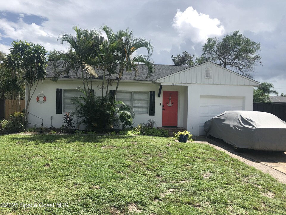325 Bellaire Dr in Cocoa, FL - Building Photo