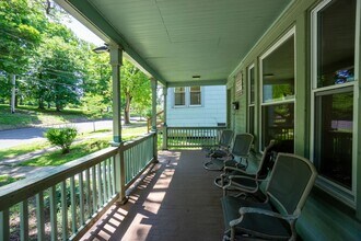 1217 1/2 Madison St in Syracuse, NY - Building Photo - Building Photo