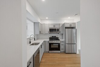 5 Exeter Ct in fieldsboro, NJ - Building Photo - Building Photo