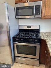 56 N Broadway in Pitman, NJ - Foto de edificio - Building Photo