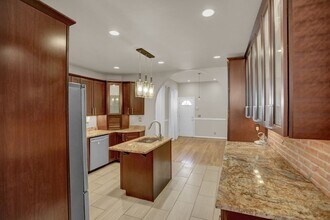 2308 E Fairmount Ave in Baltimore, MD - Building Photo - Building Photo