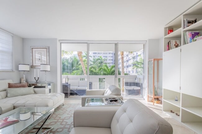 800 West Ave in Miami Beach, FL - Building Photo - Building Photo