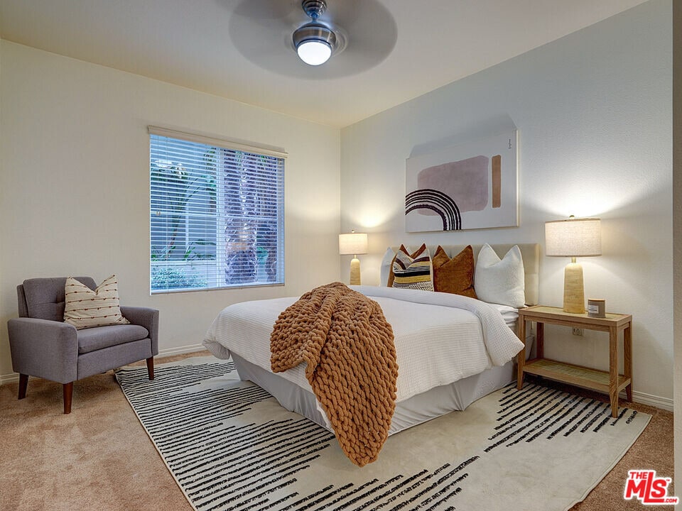 6020 S Seabluff Dr in Los Angeles, CA - Building Photo