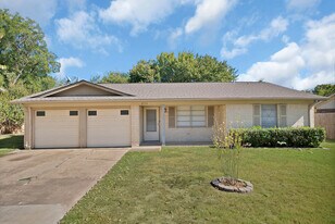 6516 Perdido Dr in Watauga, TX - Building Photo