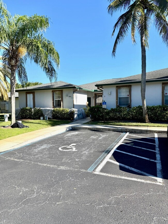 3162 Via Poinciana in Greenacres, FL - Building Photo - Building Photo