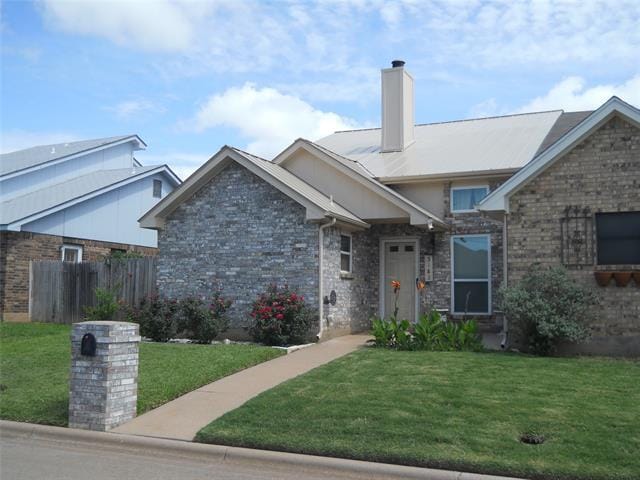 property at 3182 Chimney Cir