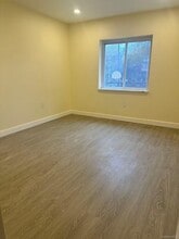 39-17 Greenpoint Ave in Queens, NY - Building Photo - Building Photo