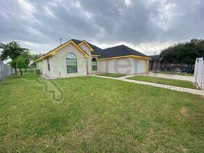 2207 Paseo Encantado in Mission, TX - Building Photo - Building Photo