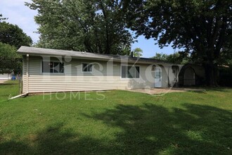 1150 Flicker Dr in Florissant, MO - Building Photo - Building Photo