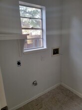 713 Lindenwood Dr in Laredo, TX - Building Photo - Building Photo