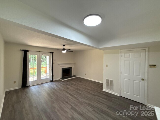 1724 Village Lake Dr in Charlotte, NC - Building Photo - Building Photo