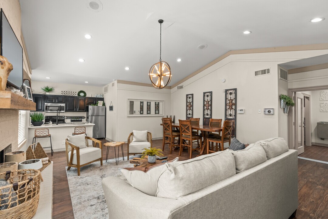 Walnut Creek Apartments in Arlington, TX - Foto de edificio
