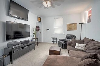 642 N Dearborn St in Chicago, IL - Building Photo - Building Photo