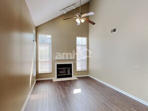 2011 Lassiter Dr in Goodlettsville, TN - Building Photo - Building Photo