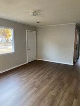 4872 Montgomery Rd in Millington, TN - Foto de edificio - Building Photo