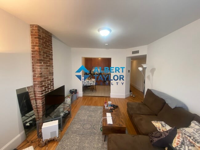 872 Huntington Ave, Unit 3