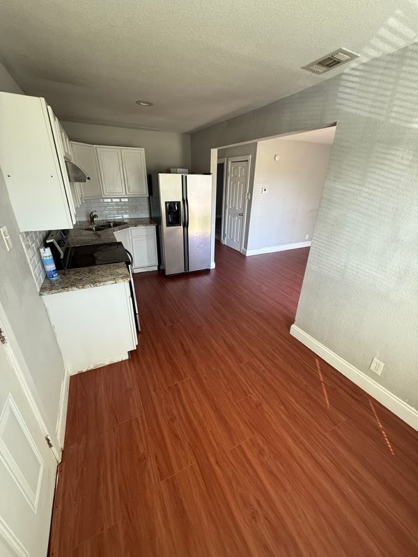 5701 Mesa Cir in Dallas, TX - Building Photo - Building Photo