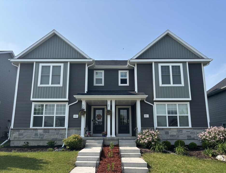 631 Hillcrest Dr in Waunakee, WI - Building Photo