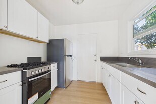 Wilcox Apartments in Los Angeles, CA - Building Photo