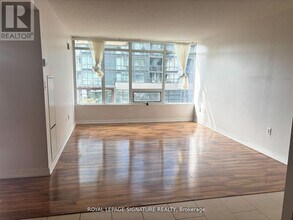 15 Brunel Ct in Toronto, ON - Building Photo - Building Photo