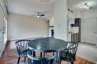 908 Poplar St in Austin, TX - Building Photo - Building Photo