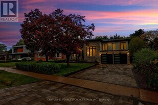 2091 Bridge Rd in Oakville, ON - Building Photo