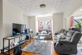 50 Monmouth St, Unit 2 in Boston, MA - Building Photo - Building Photo