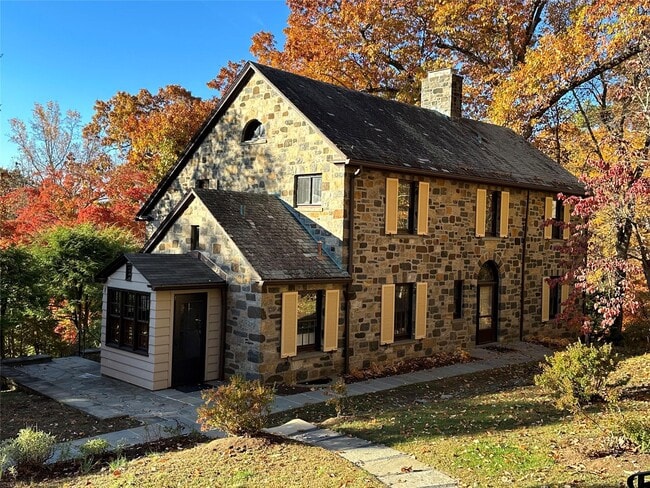 34123 Furnace Dock Rd in Cortlandt, NY - Building Photo - Building Photo