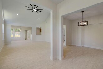 117 Callie St in Smithville, TX - Building Photo - Building Photo